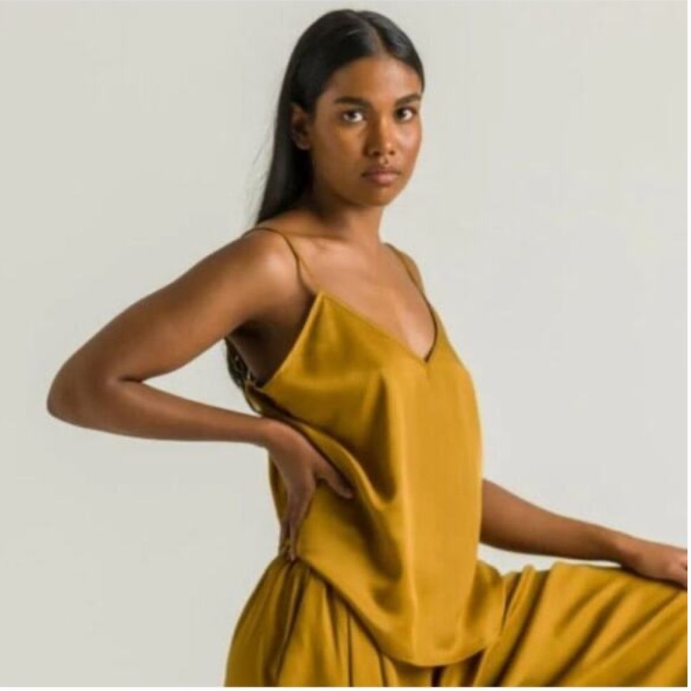 New in‎ Box! ETTITUDE Sateen Cami Chamomile- golden brown